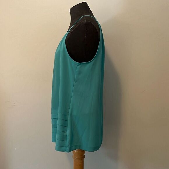 LOFT Women's Teal Layered Round Neck Sleeveless Top Size Medium NWOT - Picture 3 of 9